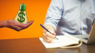 when to monetize your blog